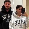 Jannik Kontalis und Yeliz Koc machen ein gemeinsames Selfie