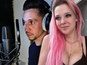 Karim El Kammouchi steht am Mikrofon, Anne Wünsche lächelt